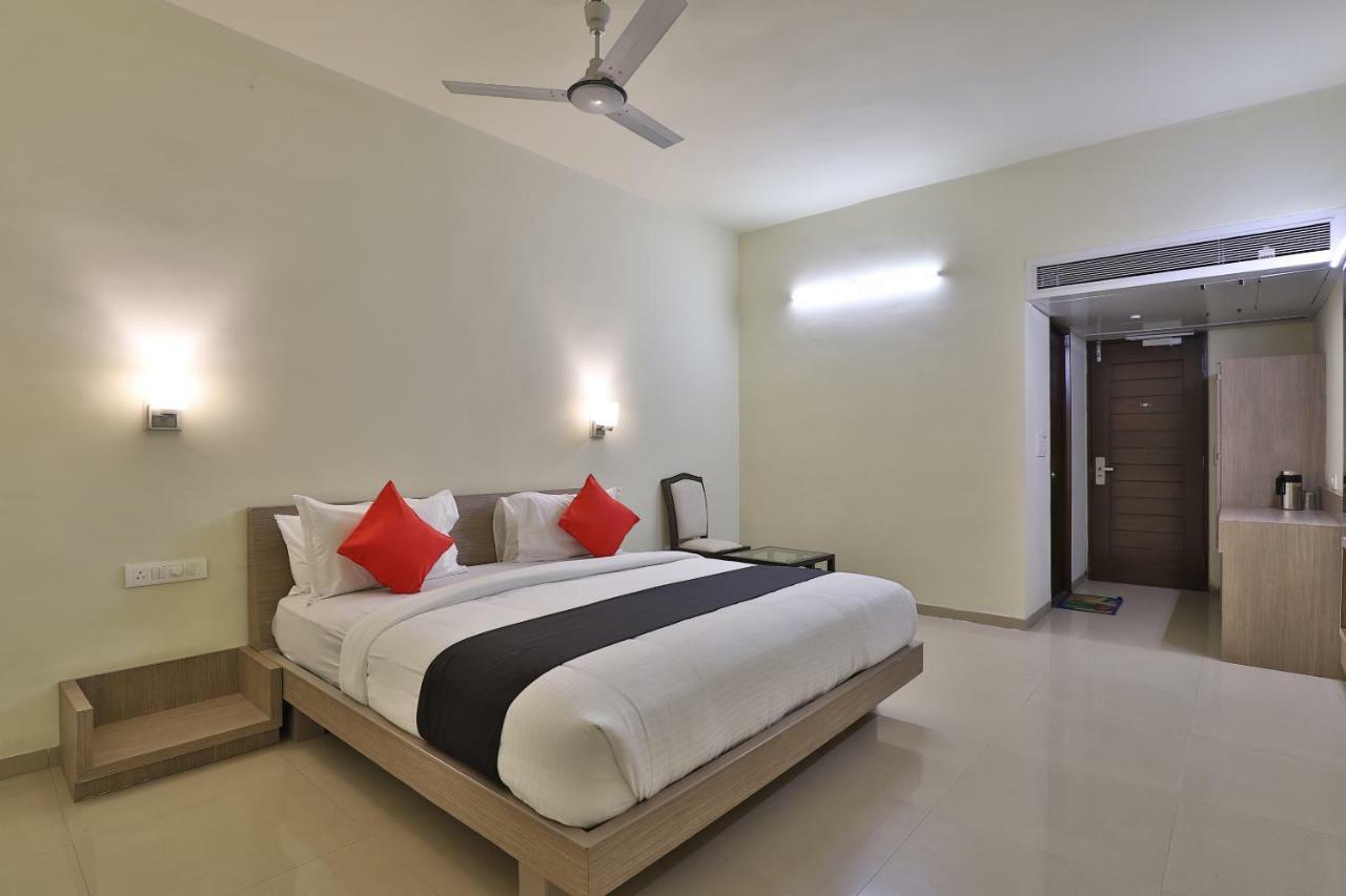 Capital O 47284 Atithi Resort Bharuch Exterior photo